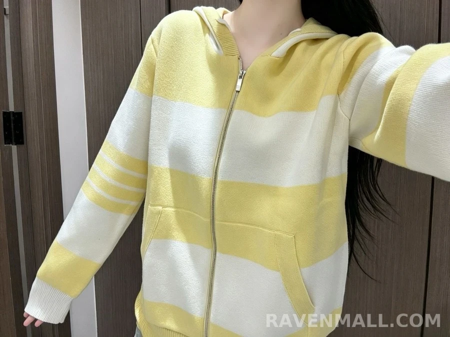 톰브라운 톰브라운 스트라이프 강아지 자수 후드 집업 상세 이미지