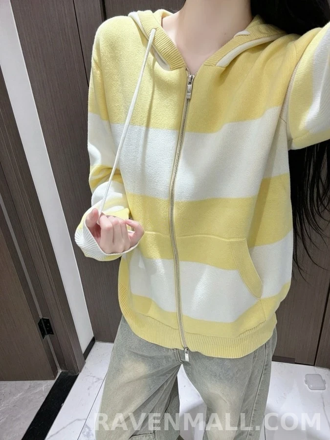톰브라운 톰브라운 스트라이프 강아지 자수 후드 집업 상세 이미지