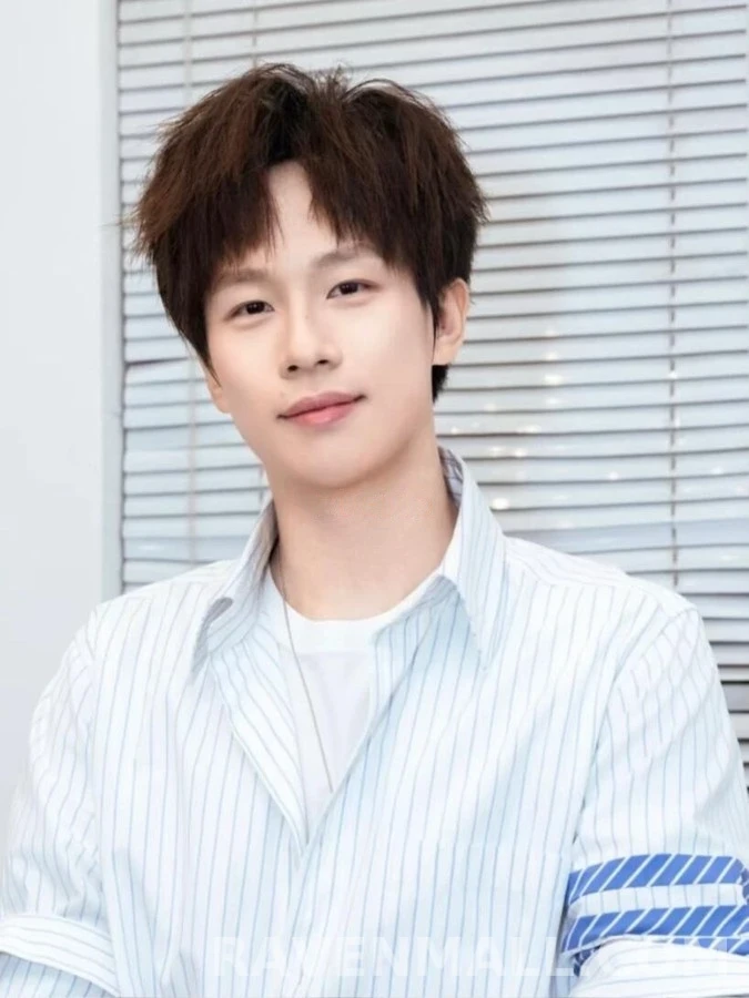 톰브라운 톰브라운 스트라이프 포바 셔츠 상세 이미지