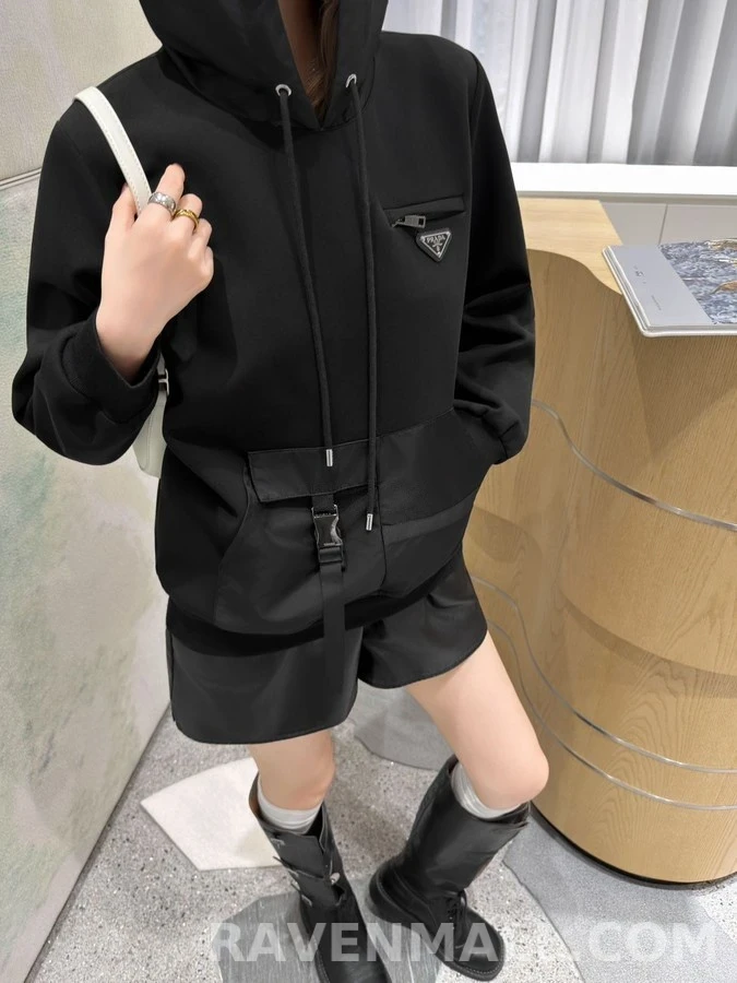 프라다 프라다 나일론 패널 스웨트셔츠 상세 이미지