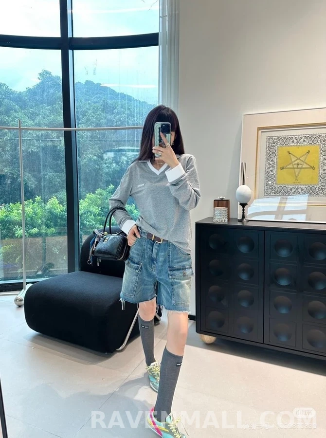 미우미우 미우미우 배색 카라 긴팔 티셔츠 상세 이미지