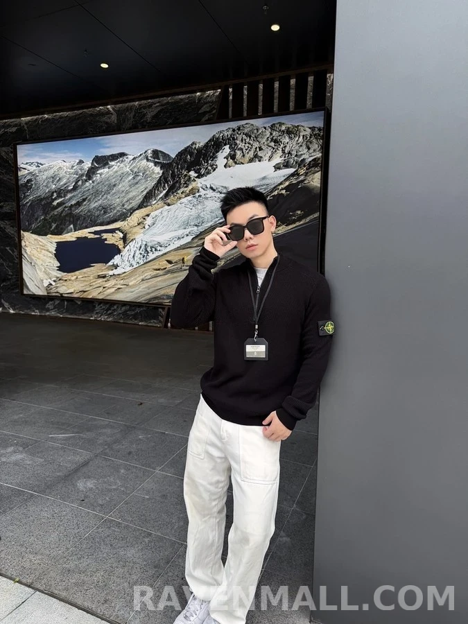 스톤아일랜드 스톤 아일랜드 로고 와펜 하프집업 니트 상세 이미지
