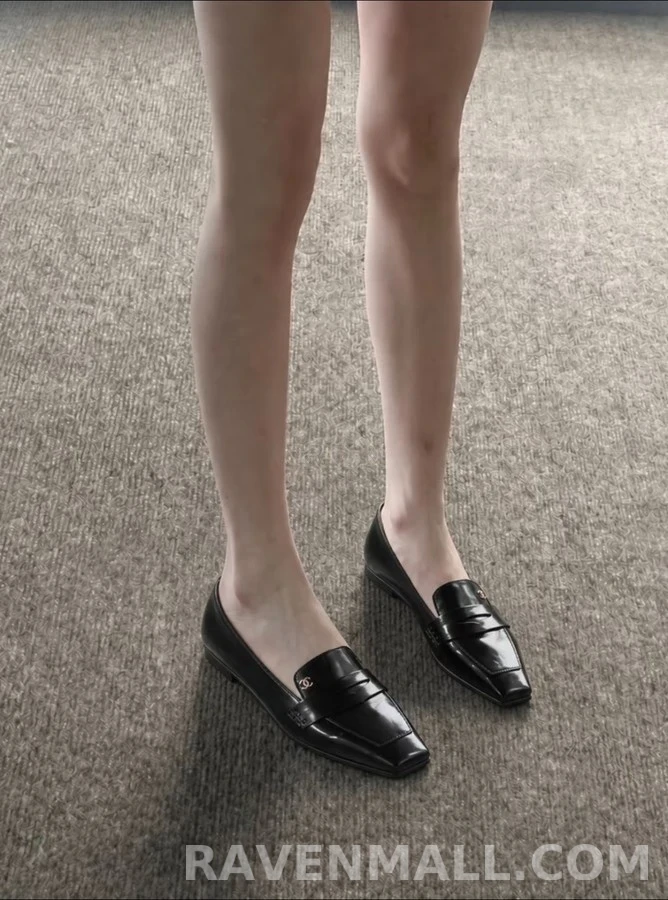 샤넬 샤넬 로고 스퀘어토 로퍼 상세 이미지