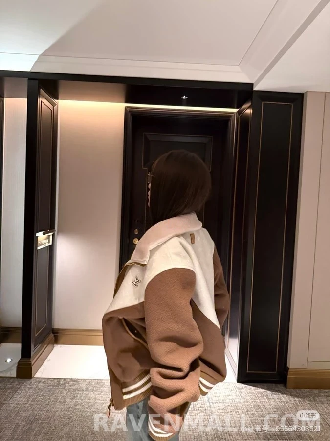루이비통 루이비통 모노그램 레이저 컬러블록 플리스 자켓 상세 이미지