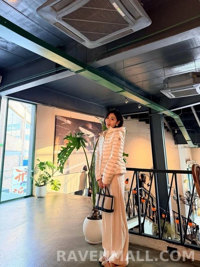 몽클레어 몽클레어 Igelhood 후드 숏 패딩 자켓 상세 이미지