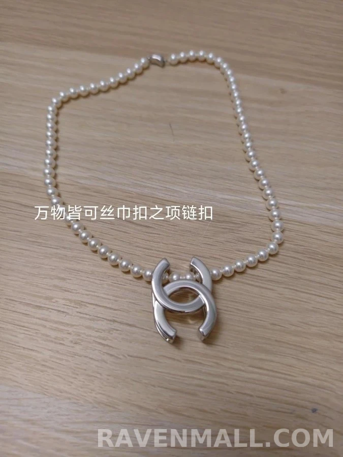 샤넬 샤넬 로고 스카프 버클 상세 이미지