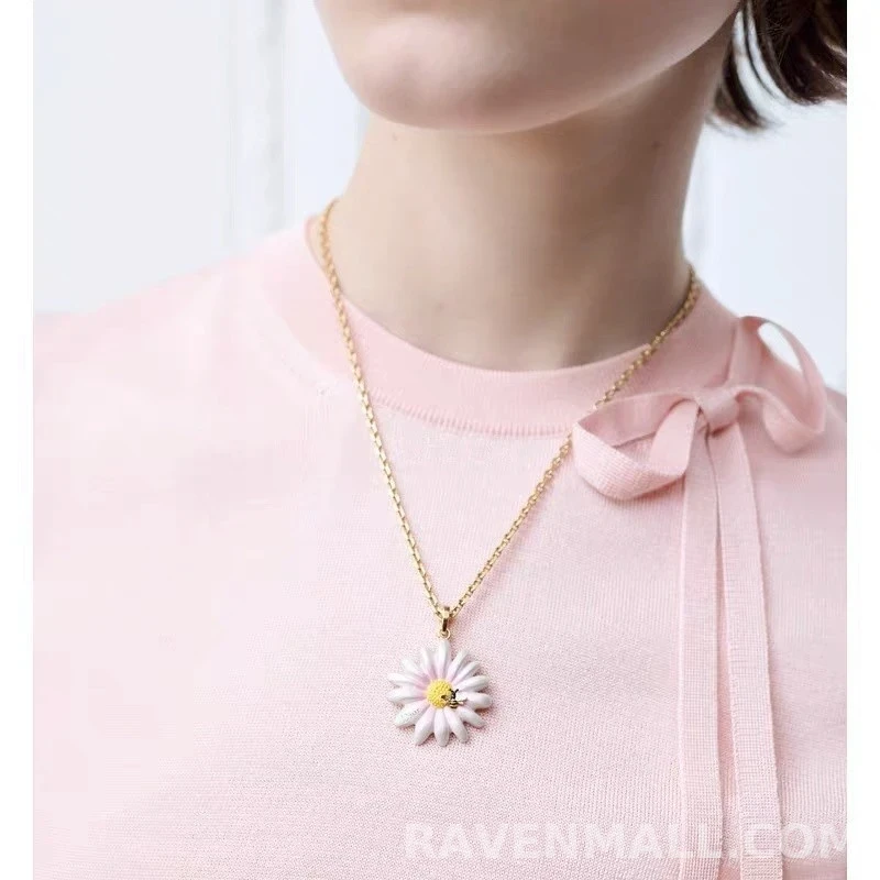 디올 디올 데이지 펄 이어링 상세 이미지