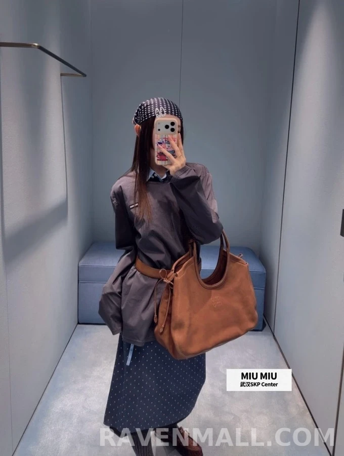 미우미우 미우미우 로고 U넥 긴팔 티셔츠 상세 이미지