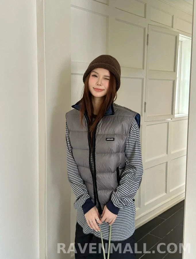 미우미우 미우미우 로고 경량 다운 베스트 상세 이미지