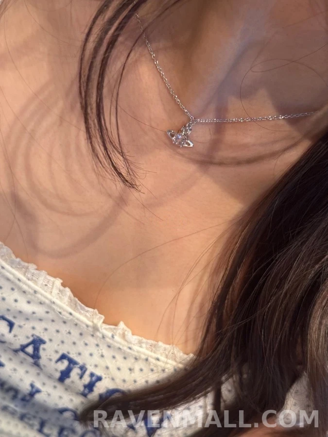 비비안 웨스트우드 비비안 웨스트우드 새턴 다이아 펜던트 목걸이 상세 이미지