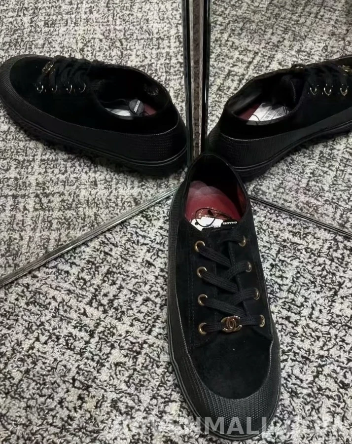 샤넬 샤넬 메탈 스웨이드 스니커즈 상세 이미지