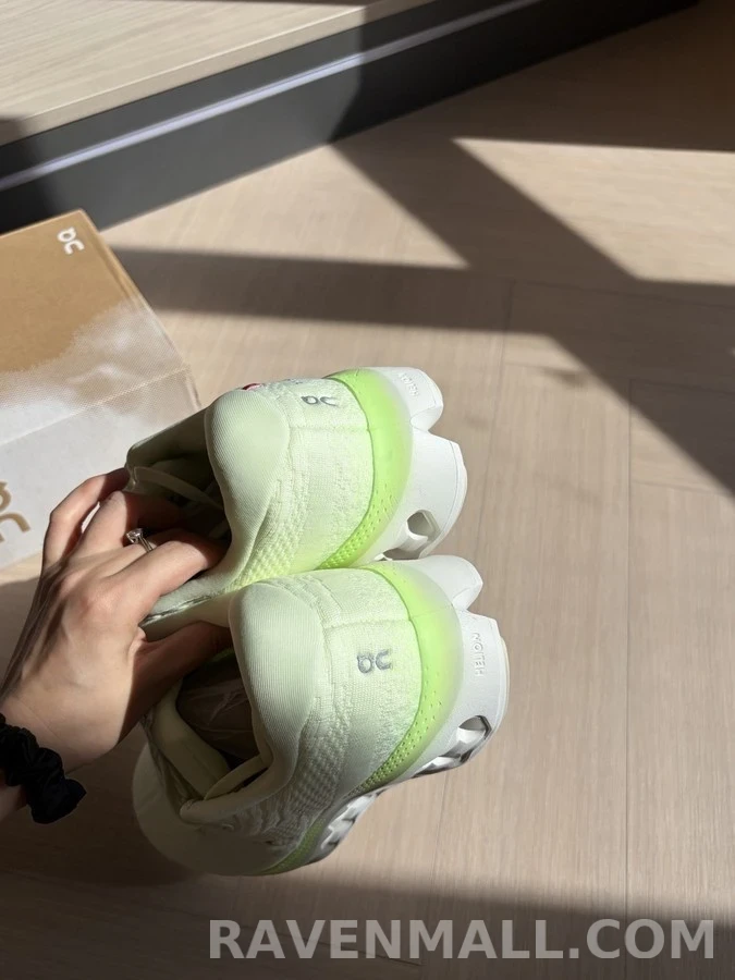 젠틀 몬스터 젠틀몬스터 클라우드서퍼 런닝화 상세 이미지