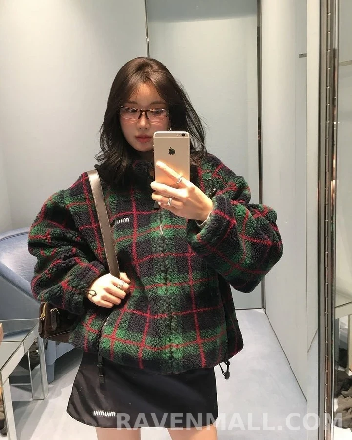 미우미우 미우미우 체크 테디 플리스 자켓 상세 이미지