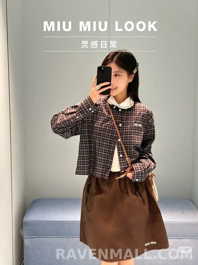 미우미우 미우미우 자수 로고 체크 셔츠 상세 이미지