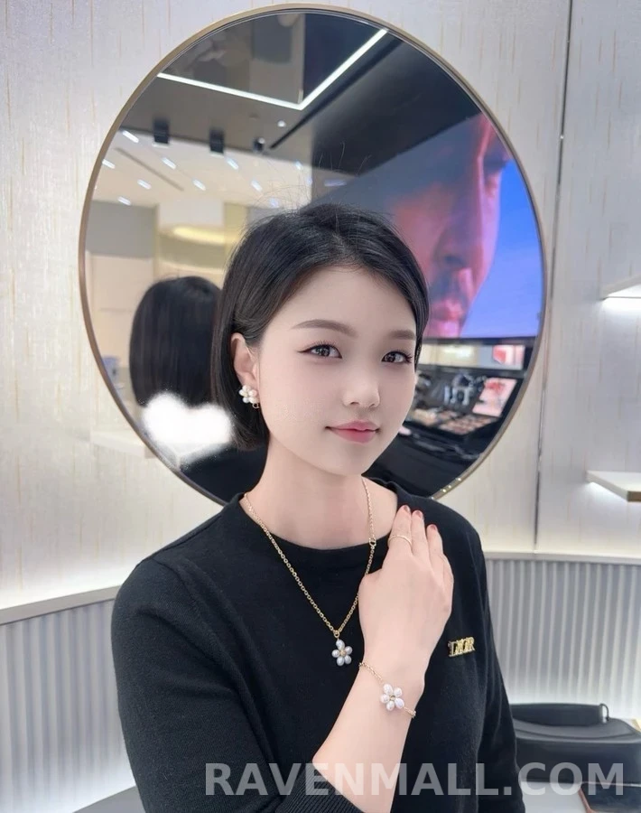 디올 디올 플라워 진주 로고 드롭 귀걸이 상세 이미지