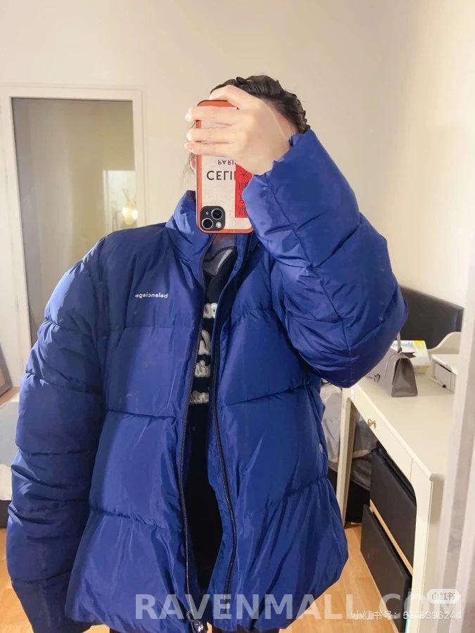 발렌시아가 발렌시아가 언밸런스 패딩 상세 이미지