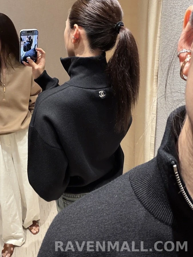 샤넬 샤넬 로고 하프집업 니트 상세 이미지