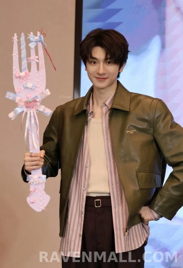루이비통 루이비통 레더 지퍼 자켓 상세 이미지