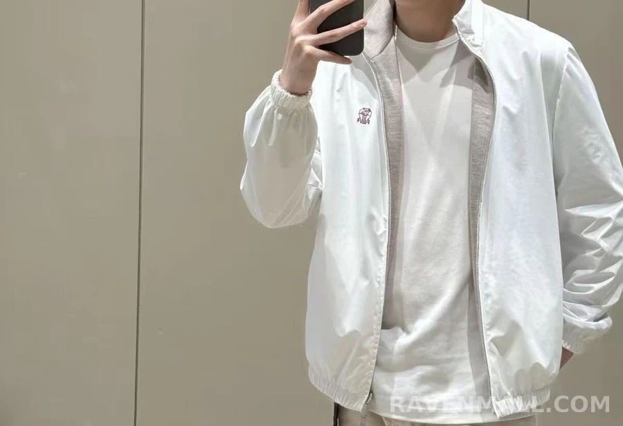 브루넬로 쿠치넬리 브루넬로 쿠치넬리 로고 자수 리버시블 나일론 자켓 상세 이미지