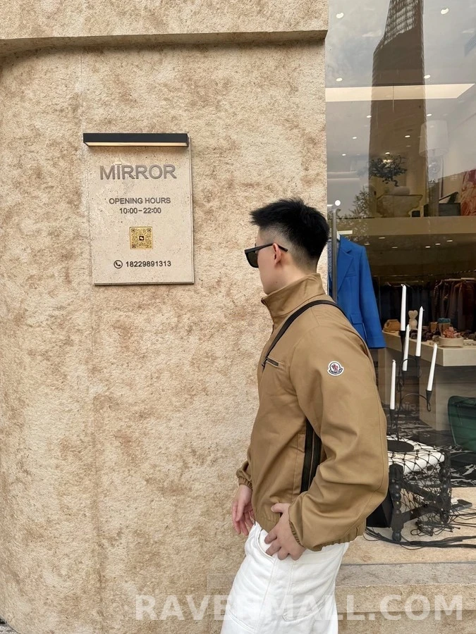 몽클레어 몽클레어 로고 포켓 집업 자켓 상세 이미지