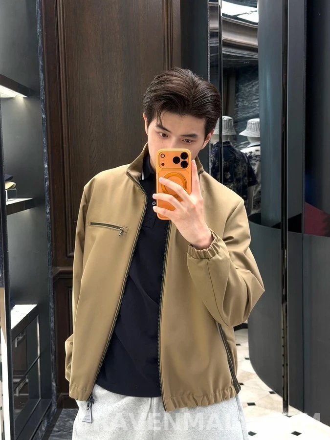 몽클레어 몽클레어 로고 포켓 집업 자켓 상세 이미지