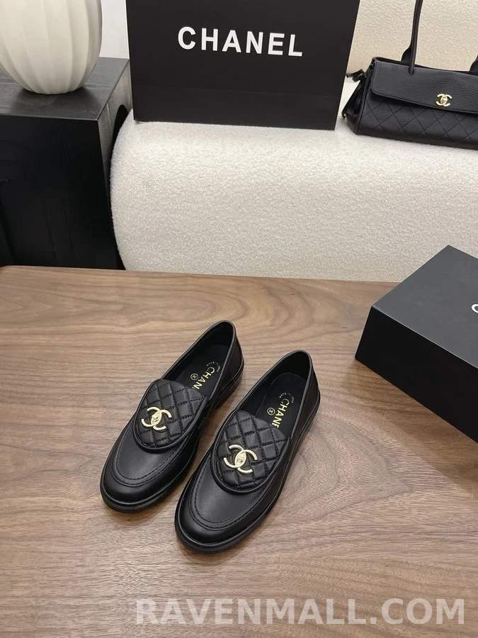 샤넬 샤넬 퀼팅 로고 레더 로퍼 상세 이미지