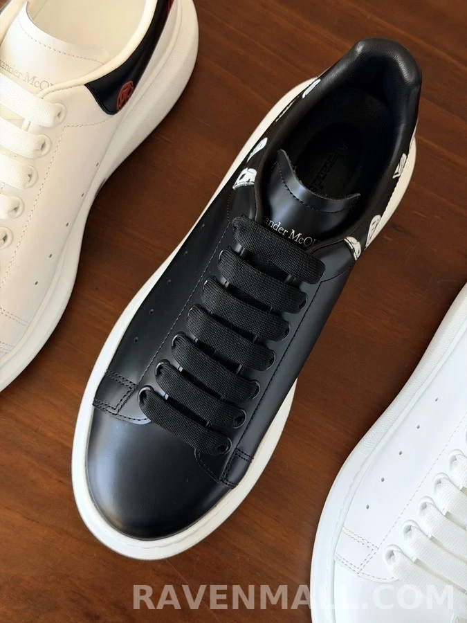 알렉산더 맥퀸 알렉산더 맥퀸 스컬 프린트 오버솔 스니커즈 상세 이미지
