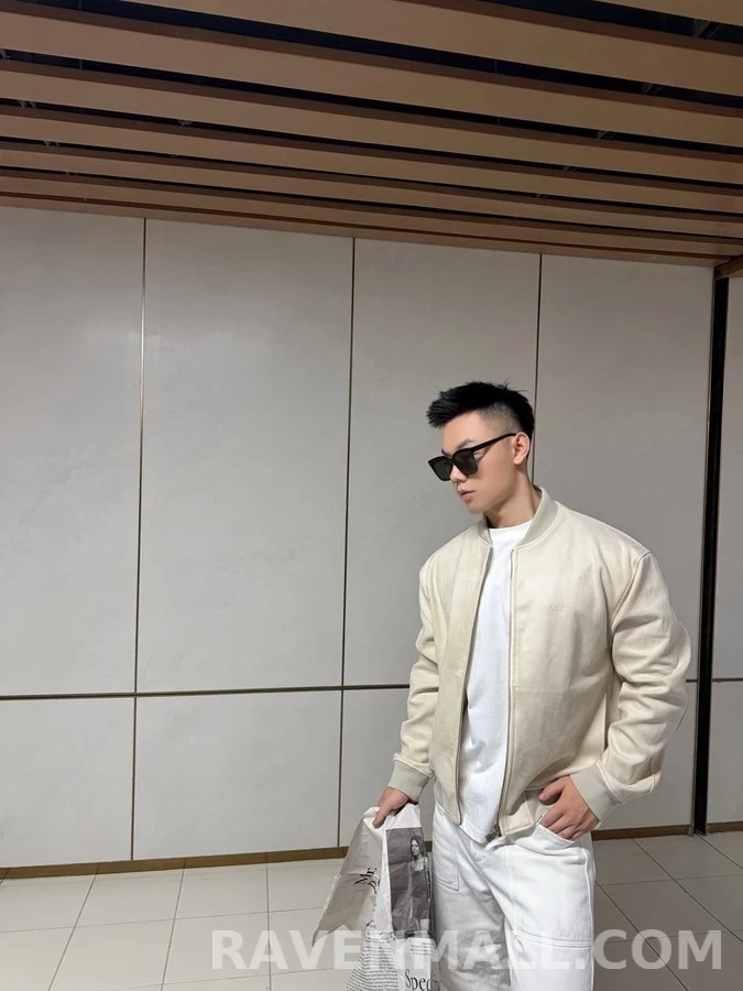 루이비통 루이비통 자수 로고 플라이트 재킷 상세 이미지