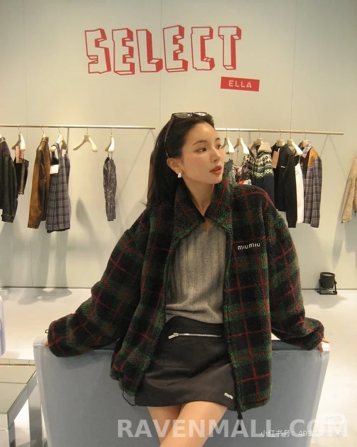 미우미우 미우미우 로고 플래드 플리스 자켓 상세 이미지