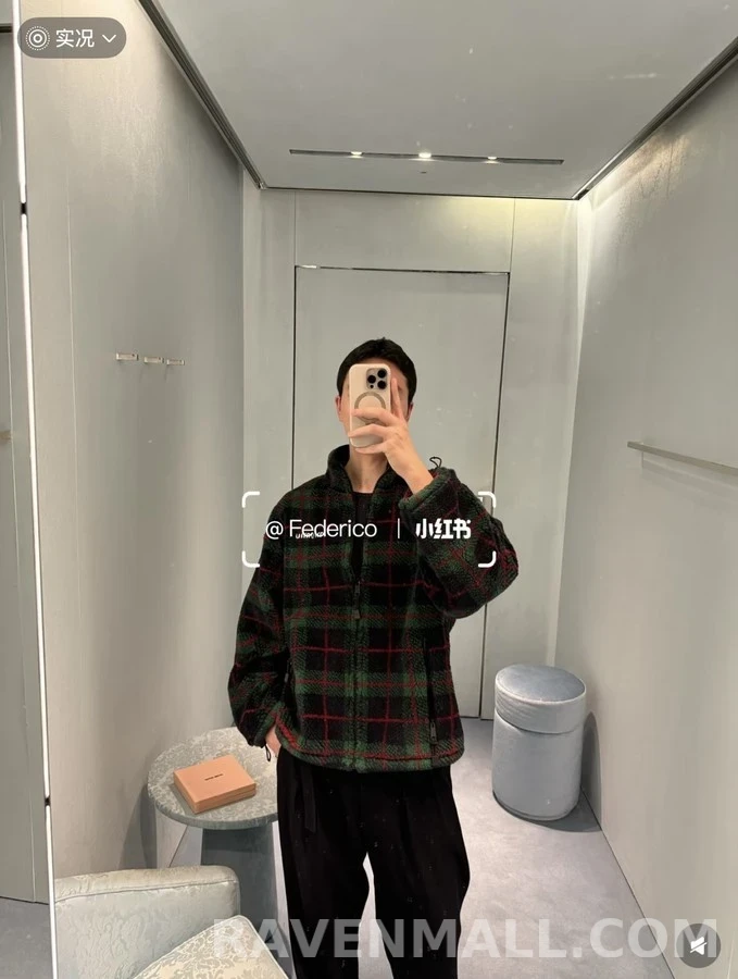 미우미우 미우미우 로고 플래드 플리스 자켓 상세 이미지