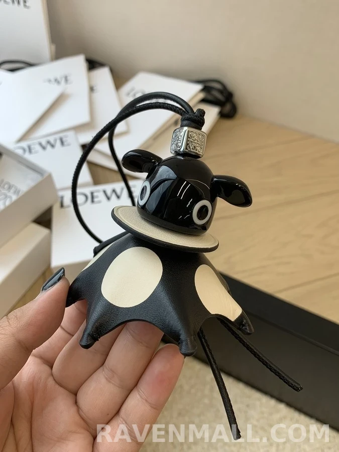 로에베 로에베 카우 키링 상세 이미지