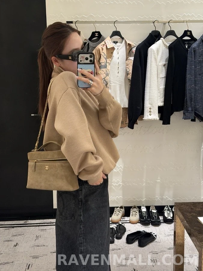 샤넬 샤넬 반집업 하이넥 니트 상세 이미지