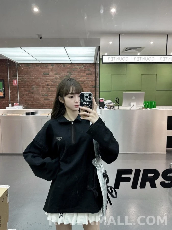 프라다 프라다 삼각 로고 긴팔 폴로 티셔츠 상세 이미지