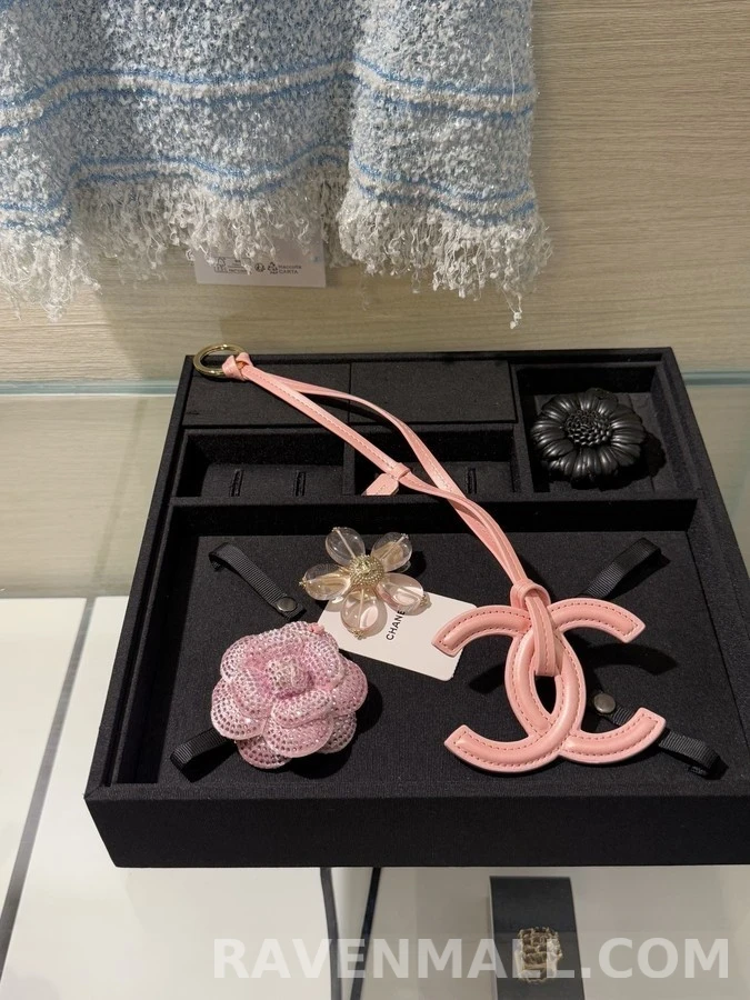 샤넬 샤넬 더블 C 로고 키링 상세 이미지