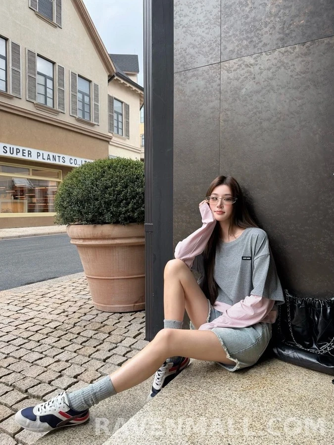 미우미우 미우미우 로고 배색 레이어드 긴팔 티셔츠 상세 이미지