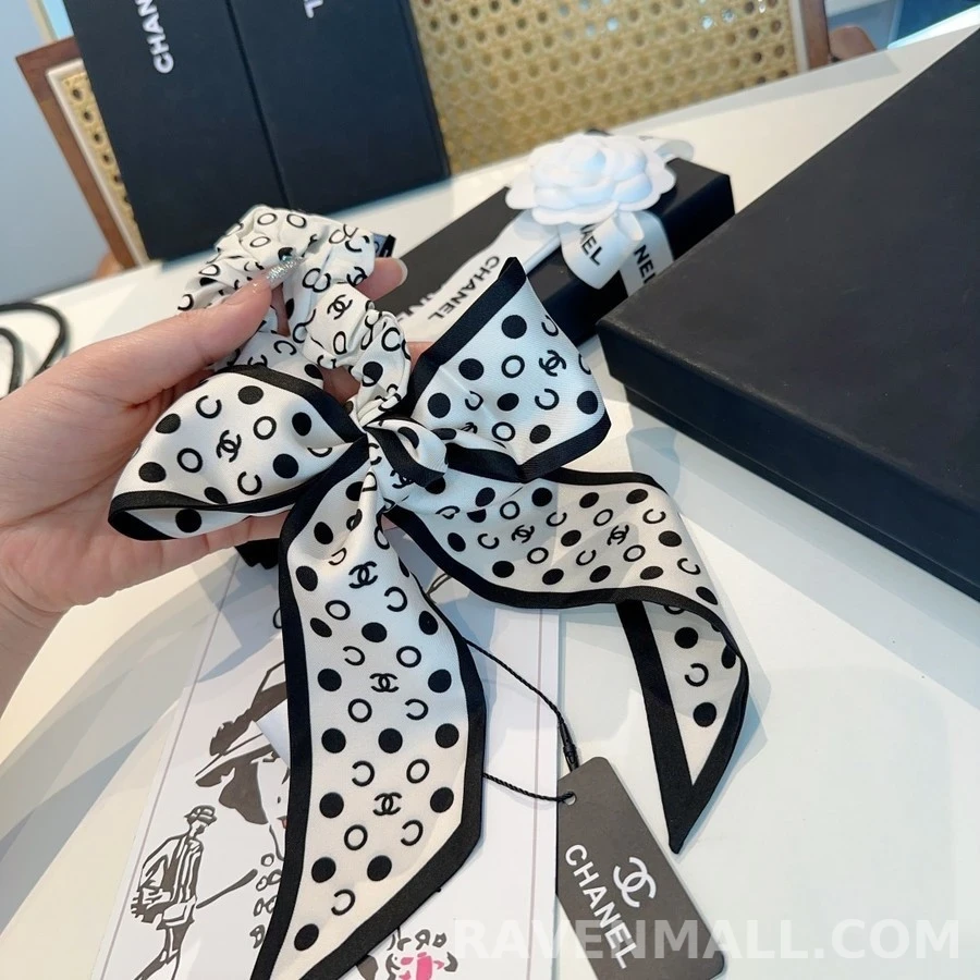 샤넬 샤넬 로고 도트 트윌리 스카프 상세 이미지