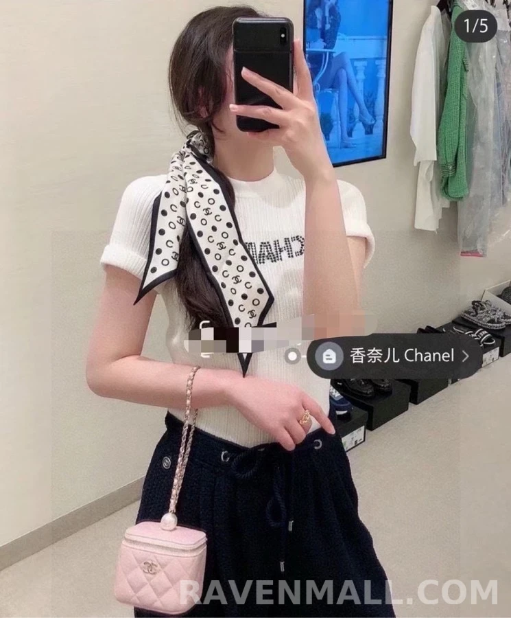 샤넬 샤넬 로고 도트 트윌리 스카프 상세 이미지