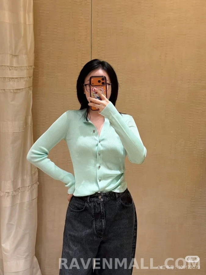 샤넬 샤넬 더블C 메탈 버튼 립 긴팔 티셔츠 상세 이미지
