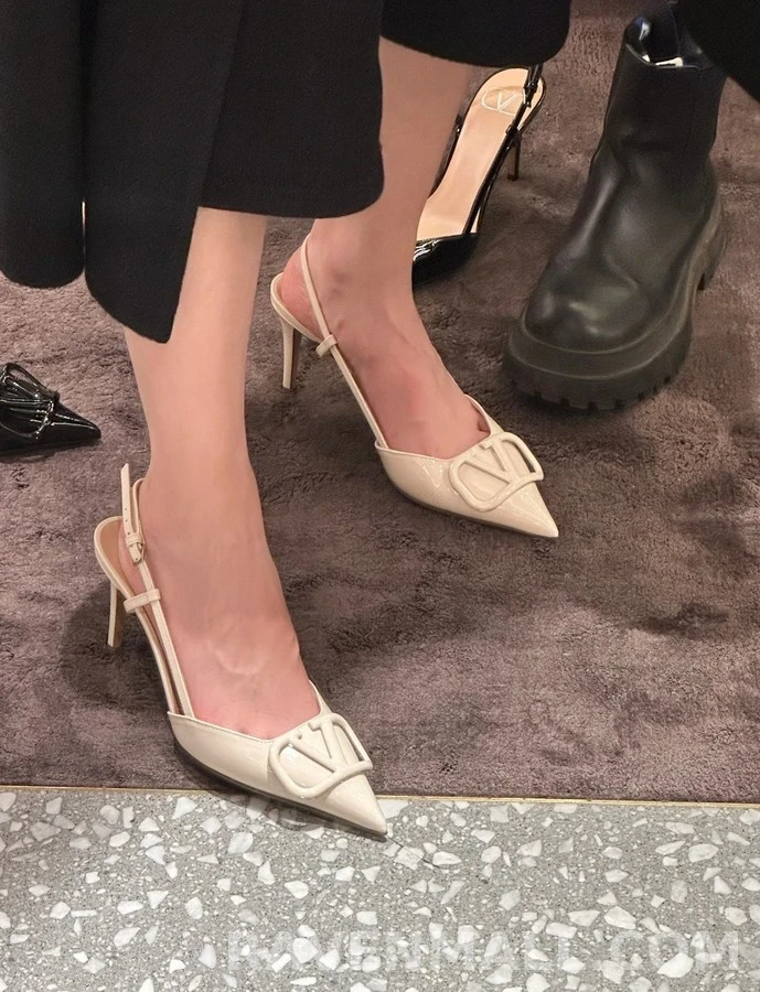 발렌티노 발렌티노 V 로고 페이턴트 슬링백 힐 상세 이미지