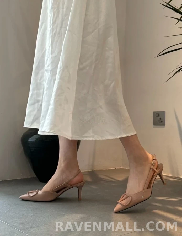 발렌티노 발렌티노 V 로고 페이턴트 슬링백 힐 상세 이미지