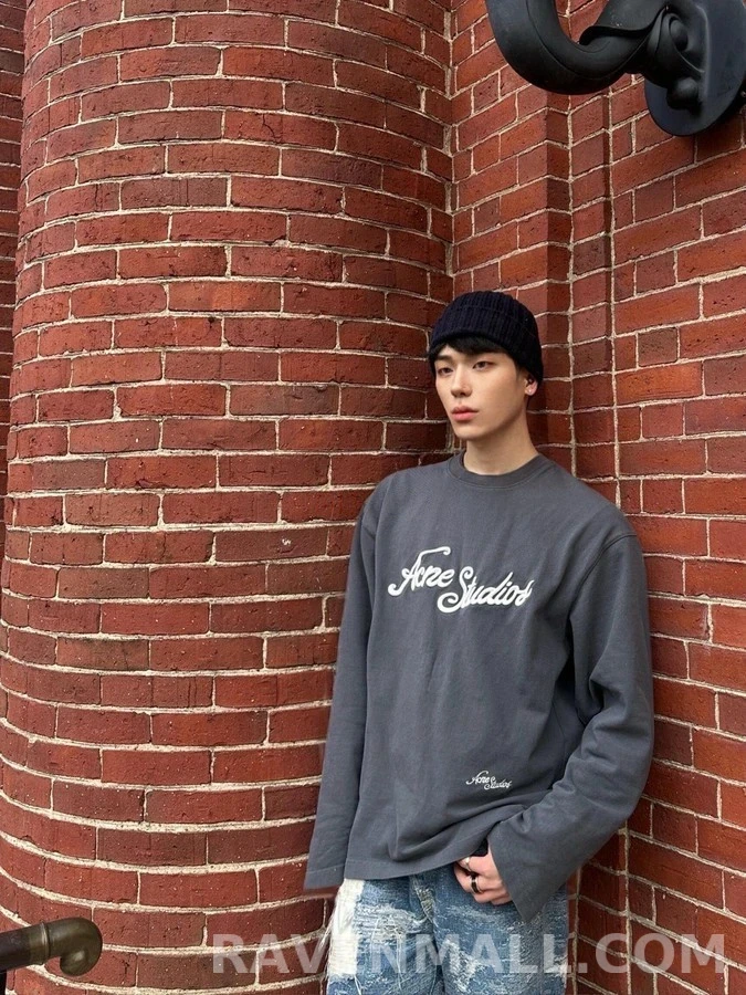 아크네 스튜디오 아크네 스튜디오 Acne Studios 레터링 자수 긴팔 티셔츠 상세 이미지
