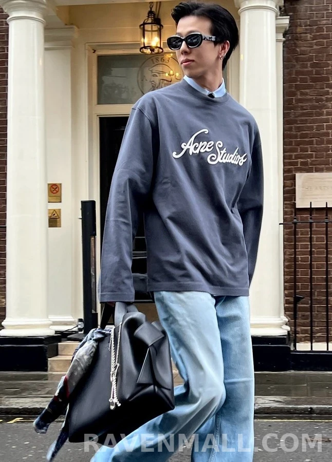 아크네 스튜디오 아크네 스튜디오 Acne Studios 레터링 자수 긴팔 티셔츠 상세 이미지