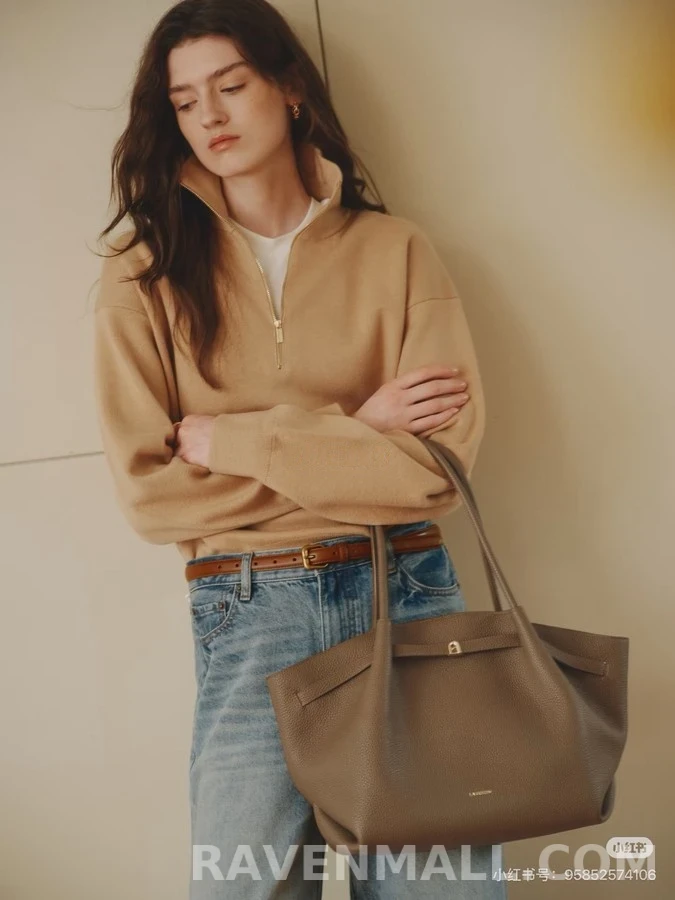 샤넬 샤넬 로고 하프집업 니트 맨투맨 상세 이미지