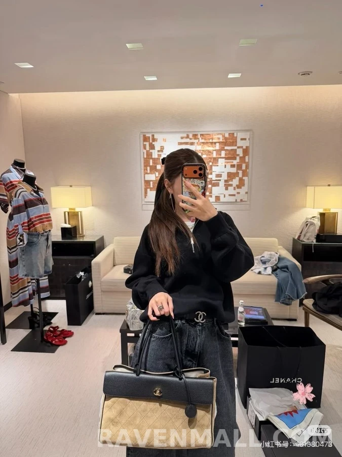 샤넬 샤넬 로고 하프 집업 니트 맨투맨 상세 이미지