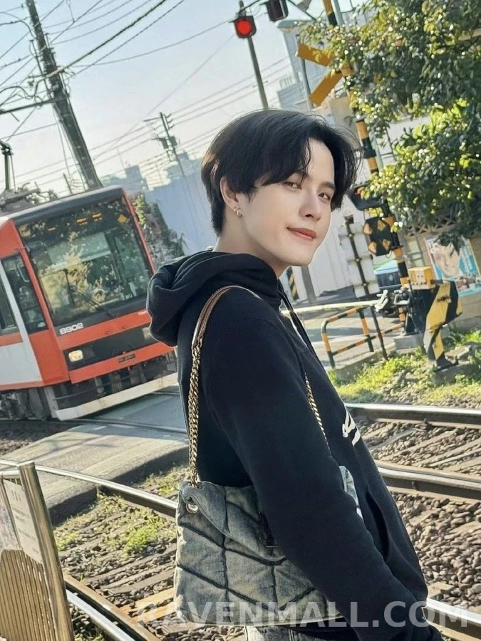 생로랑 세인트로랑 로고 플록 프린트 후드티 상세 이미지