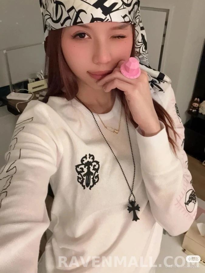 크롬하츠 크롬하츠 데들리돌 콜라보 그래픽 긴팔 티셔츠 상세 이미지