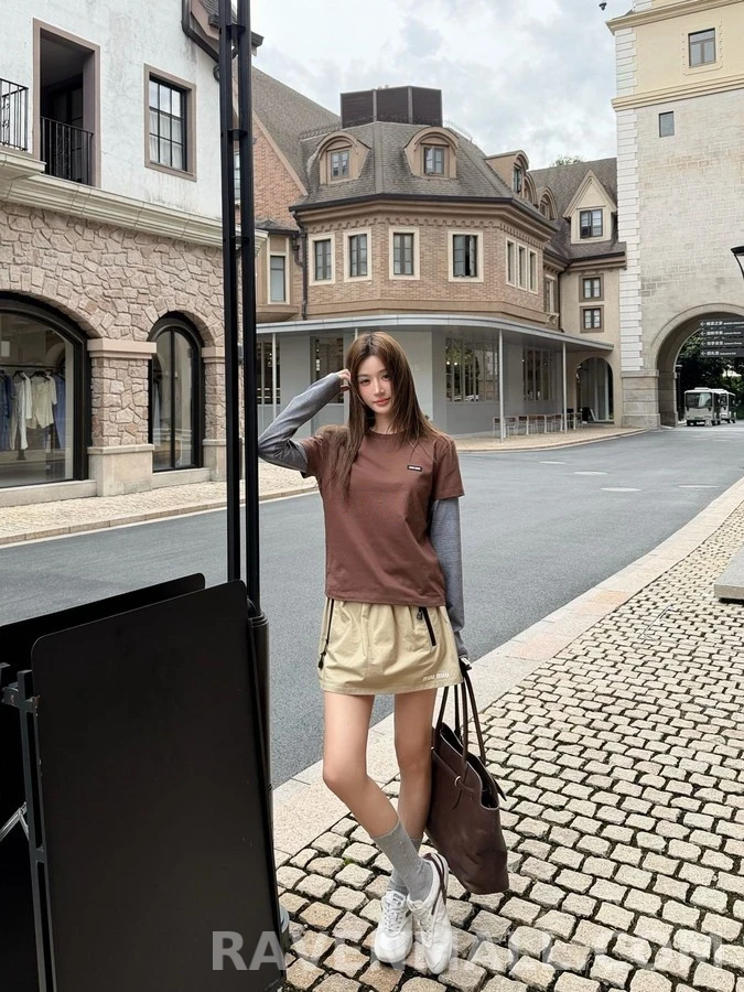 미우미우 미우미우 로고 스트라이프 레이어드 긴팔 티셔츠 상세 이미지
