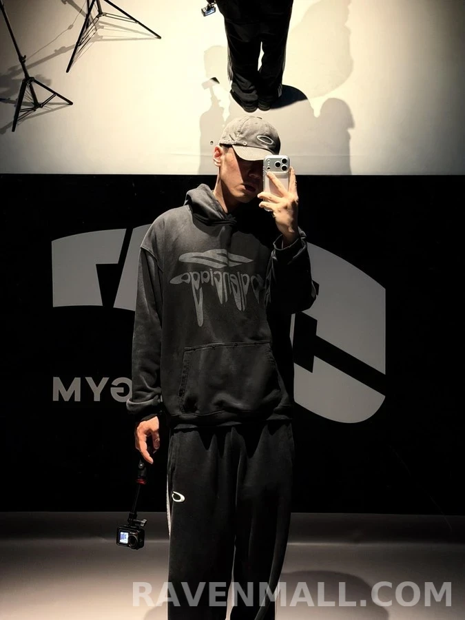 발렌시아가 발렌시아가 워싱 로고 후드티 상세 이미지