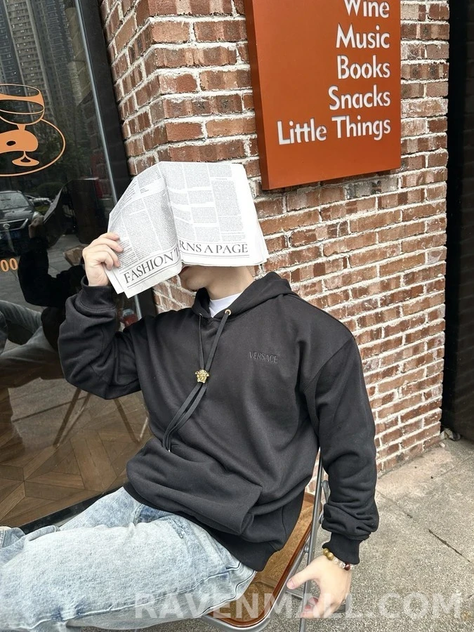 베르사체 베르사체 메두사 자수 로고 후드 맨투맨 상세 이미지