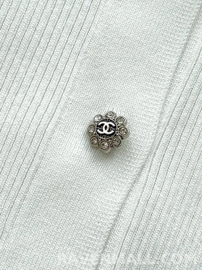 샤넬 샤넬 메탈 버튼 립 니트 가디건 상세 이미지